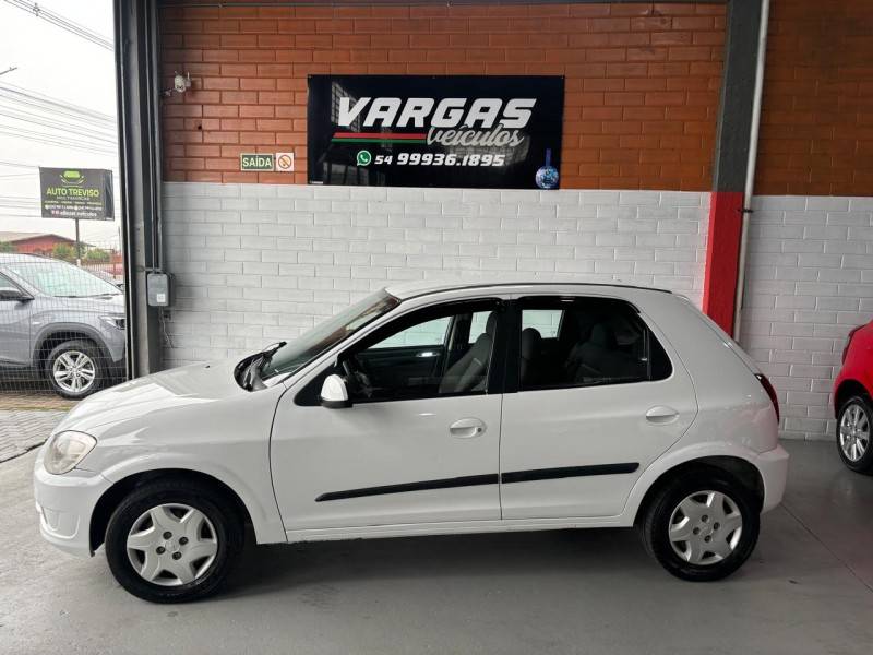 CHEVROLET - CELTA - 2013/2014 - Branca - R$ 33.000,00