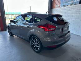 FORD - FOCUS - 2017/2018 - Cinza - R$ 77.000,00