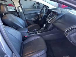 FORD - FOCUS - 2017/2018 - Cinza - R$ 77.000,00