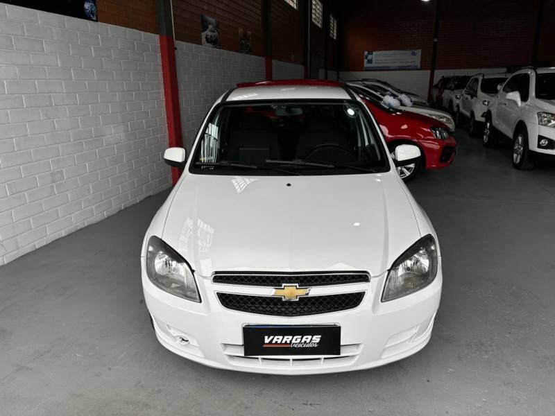CHEVROLET - CELTA - 2013/2014 - Branca - R$ 33.000,00