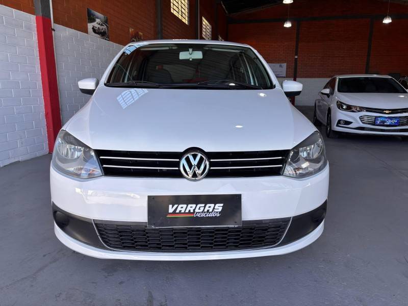 VOLKSWAGEN - FOX - 2011/2011 - Branca - R$ 29.000,00