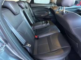 FORD - FOCUS - 2017/2018 - Cinza - R$ 77.000,00