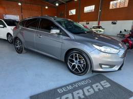 FORD - FOCUS - 2017/2018 - Cinza - R$ 77.000,00